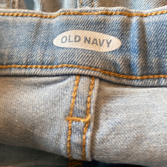 ✨Old Navy Distressed Shorts Size 12 - Picture 3 of 4